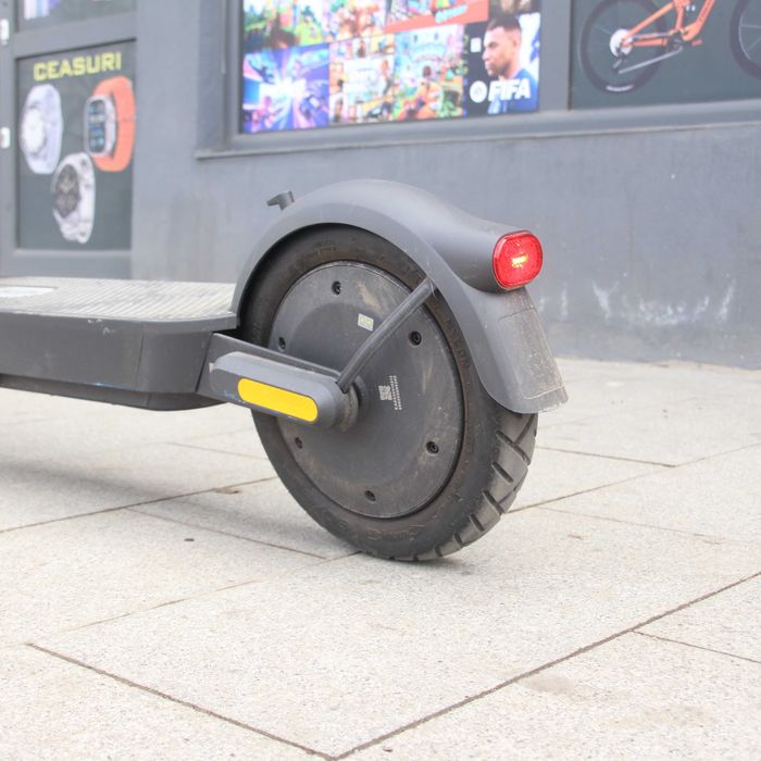 Trotineta Electrica Xiaomi 5 Plus - 25Km/h - 400W -Amanet FRESH Galati