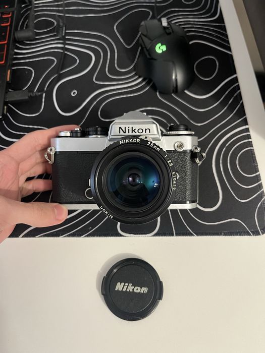 Nikon FE cu Nikkor 28mm f2.8