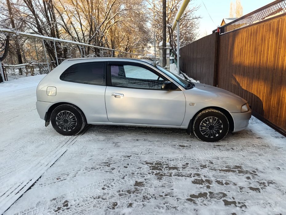Продам Митсубиси Кольт автомат