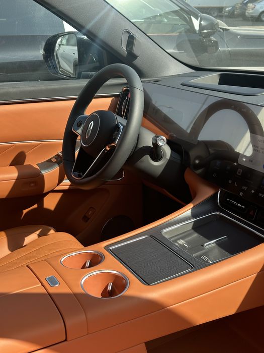 AITO M 8 Max 2025 в наличаи от Terra Auto