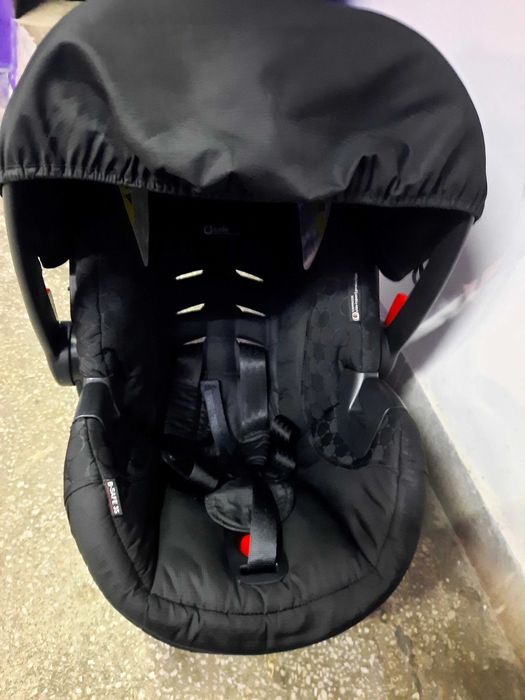 Детско столче за кола Britax като ново.