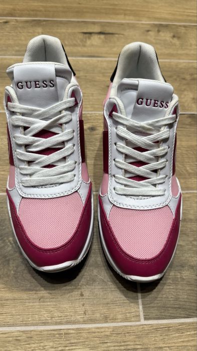Обувки Guess 39 номер