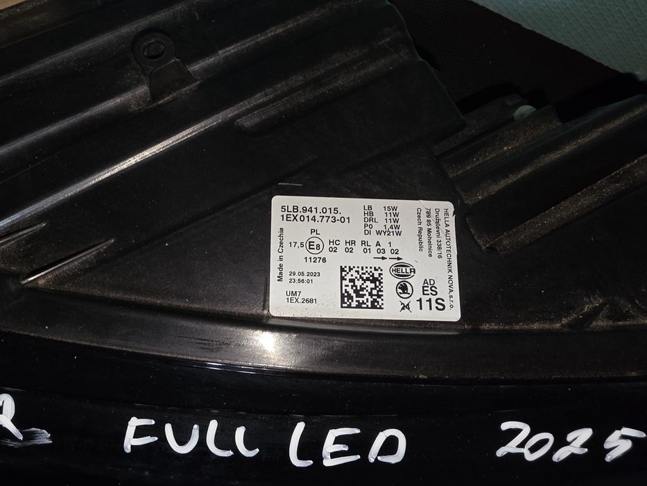 Skoda Enyaq 2023 full led ляв фар 2бр.