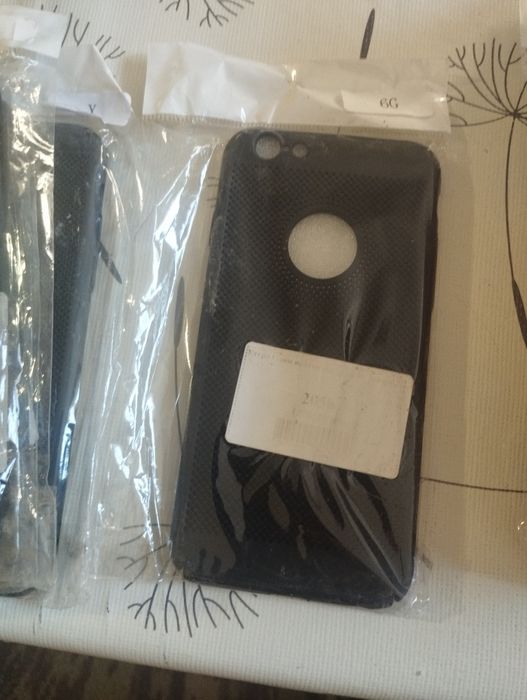 Чисто нови калъфи за телефони