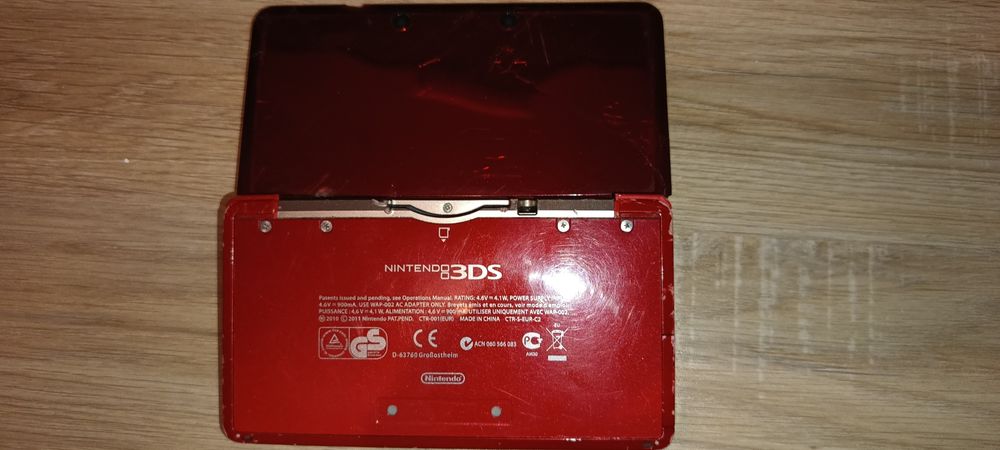 Nintendo 3DS pentru piese VÂNDUT.
