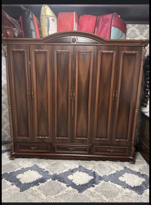 Spalniy kitayskiy komplekt