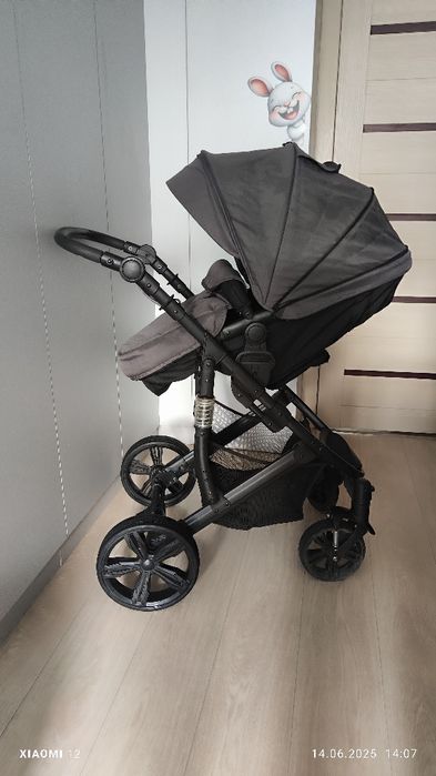 Прогулочная коляска всесезонная