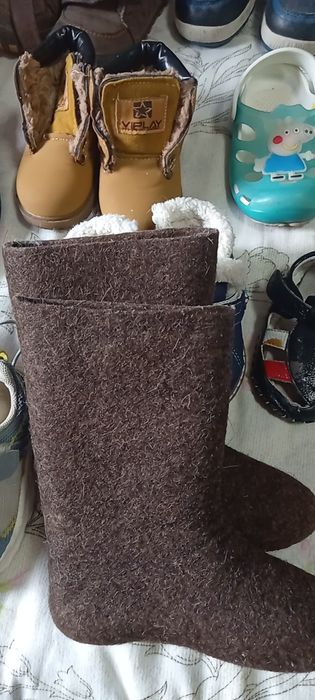 Продам детскую обувь