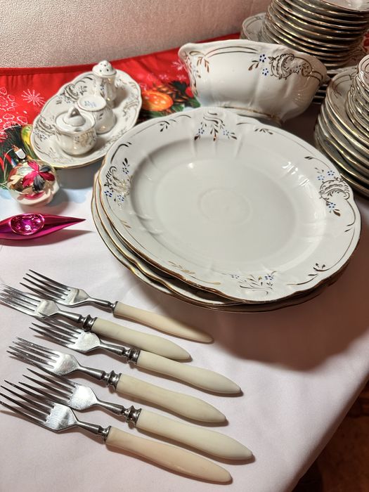 Антикварный сервиз «незабудка»