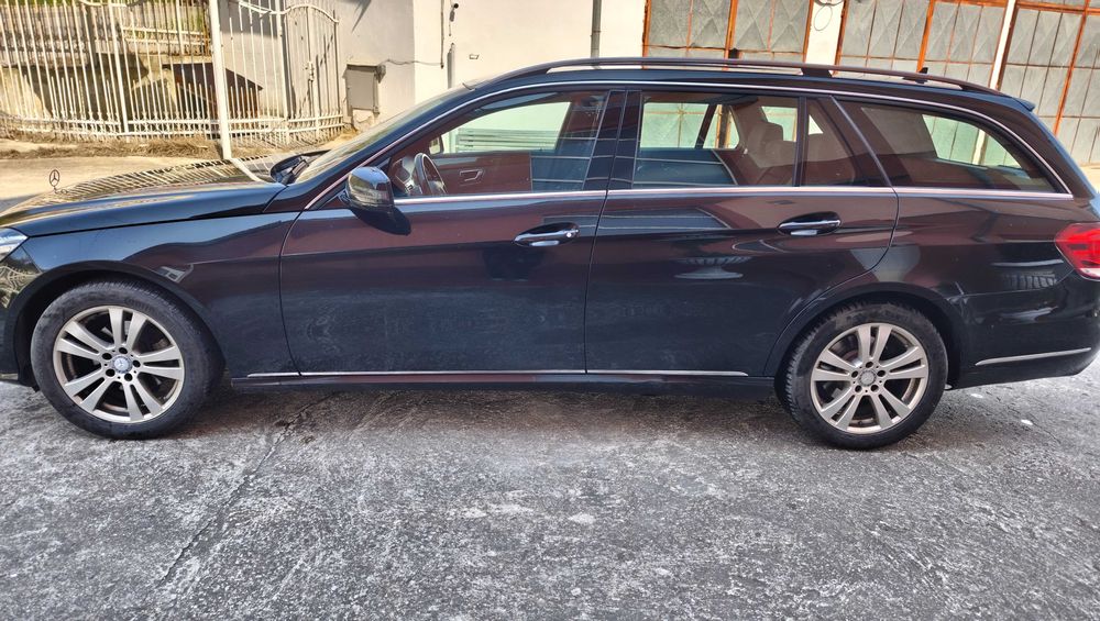 Продавам Mercedes Benz E 220 9-G