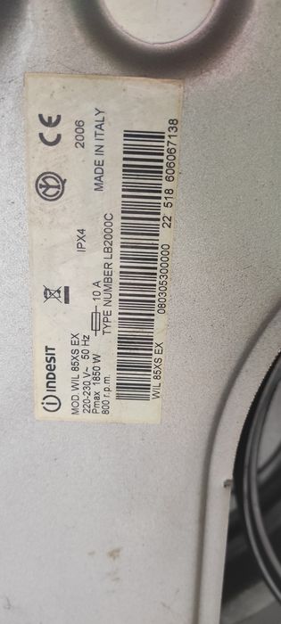 Пералня Indesit на части