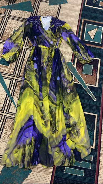 Платья в отличном состояний