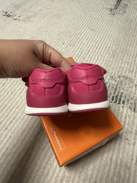 Кроссовки детские