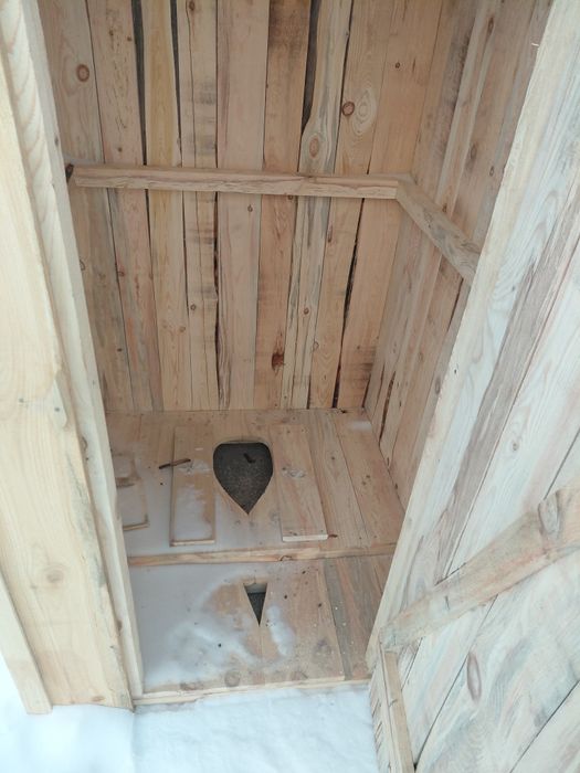 Туалеты, будки для собак, доски, бруски