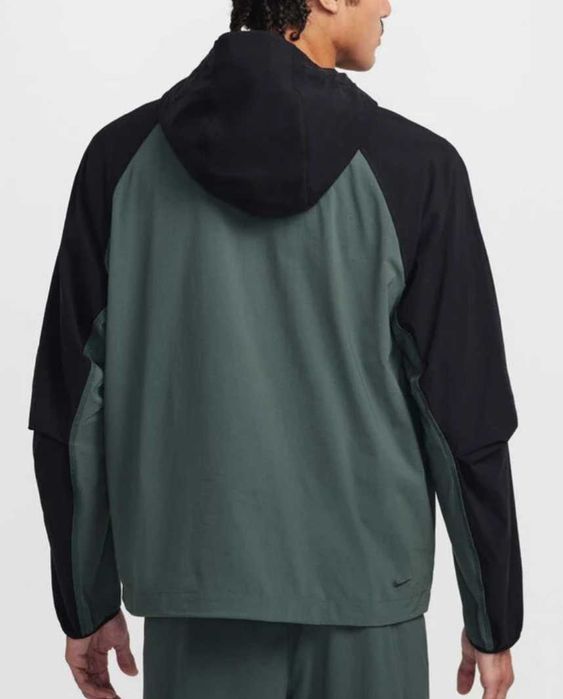 Nike tech woven  size M