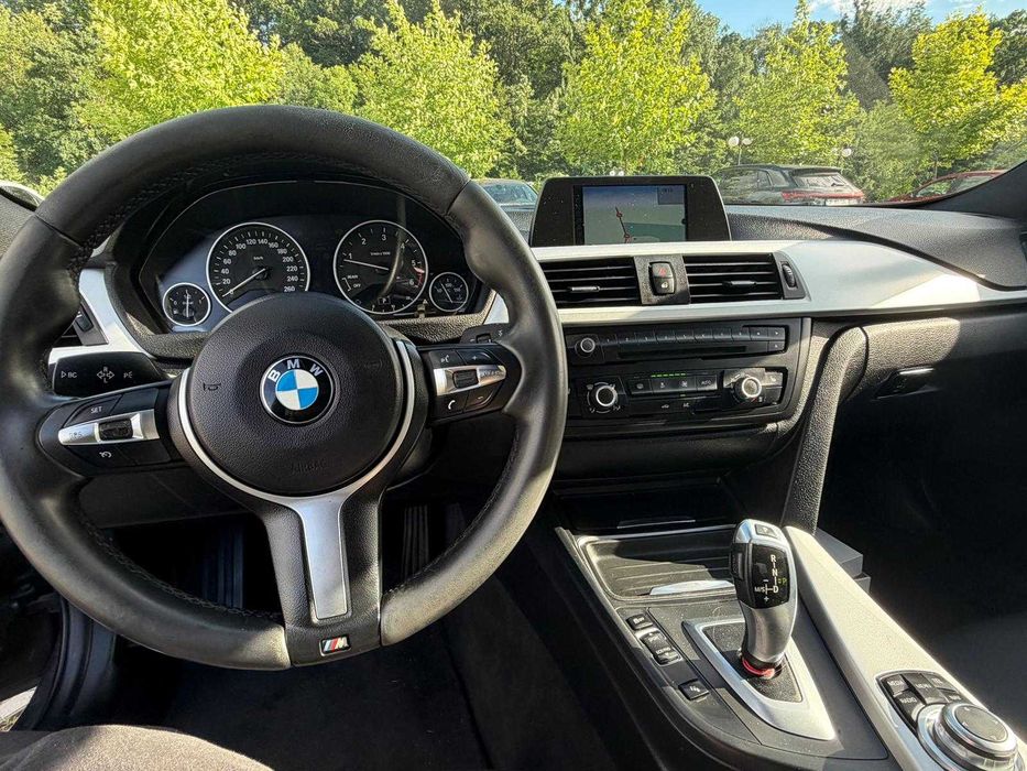 BMW SERIA 3 F30 / 318D / Cutie automata/ Interior full black
