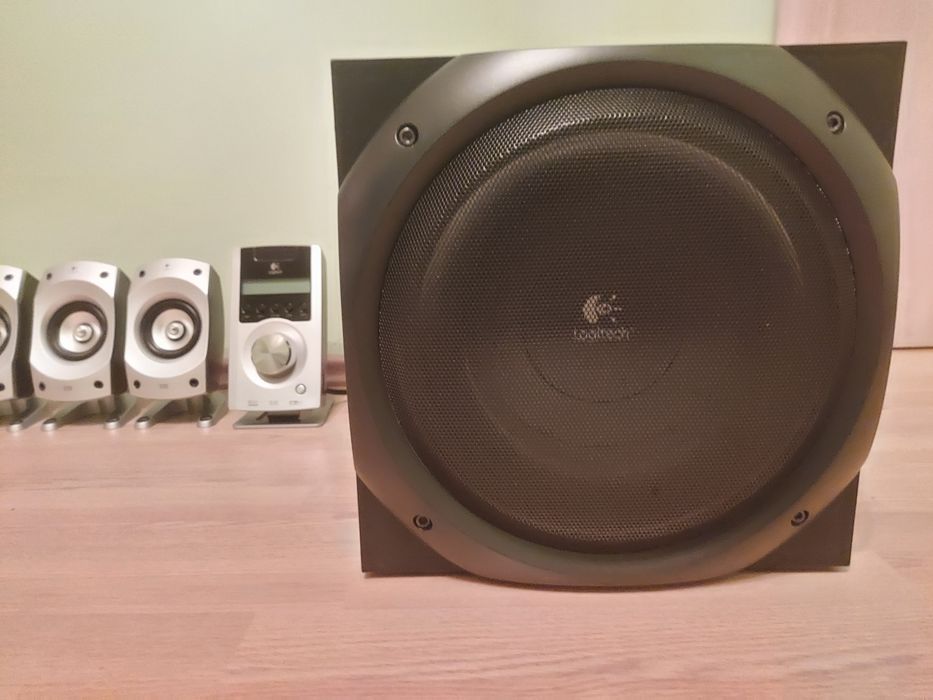 Sistem audio 5.1 Logitech Z-5500 Digital THX – 505W RMS – Stare bună