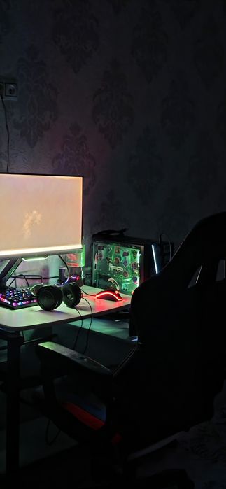 Продаю мощный игровой компьютер с комплектующими