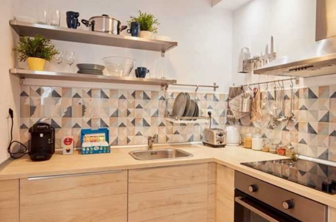 Дава се под наем Тристаен апартамент в София, Лозенец - 75 кв.м за 946.56 € - Снимка #3