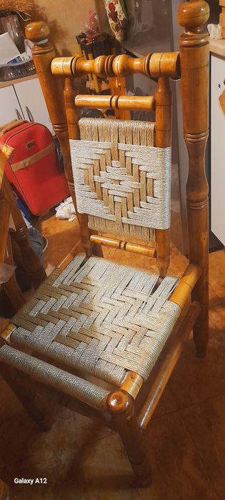 Продавам 2 стола / бутикови/