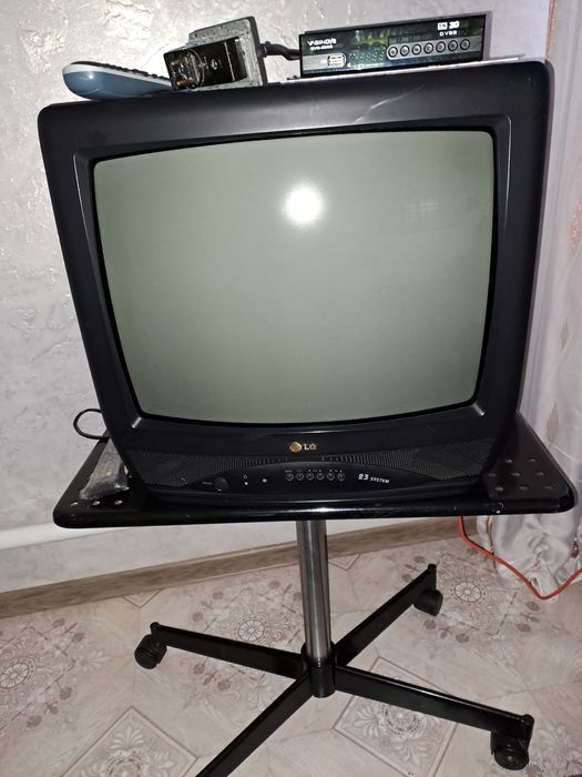 Продам телевизор