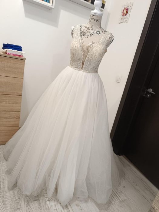 Vand rochie de mireasa
