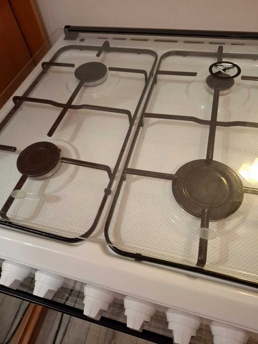 Продам газовую плиту