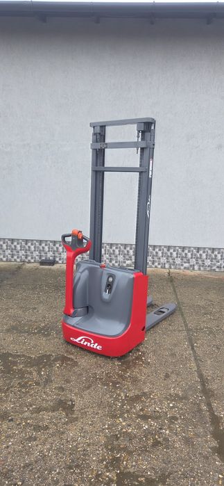 Liza electrica Transpalet cu Catarg