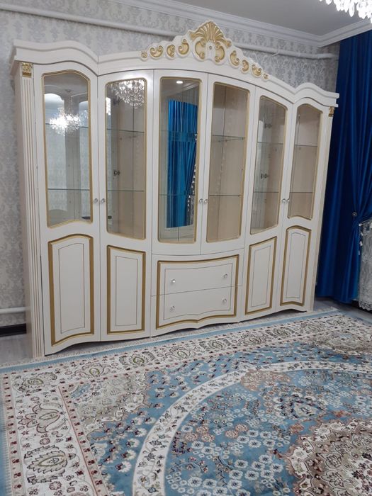 Продам Сервант 6дв-3 м