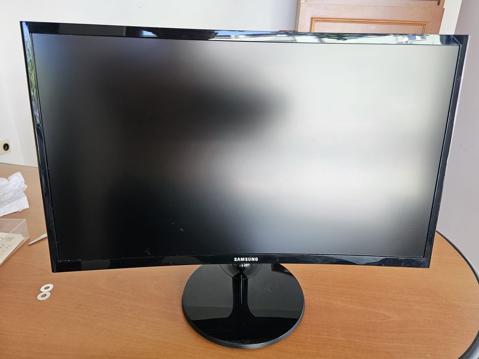 Монитор Самсунг модел LC24F390FHUXEN