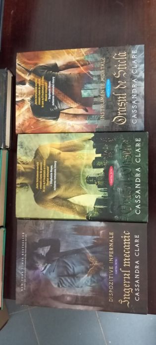 Lot Colectie carti Stephen King ,Kassandra Clare
