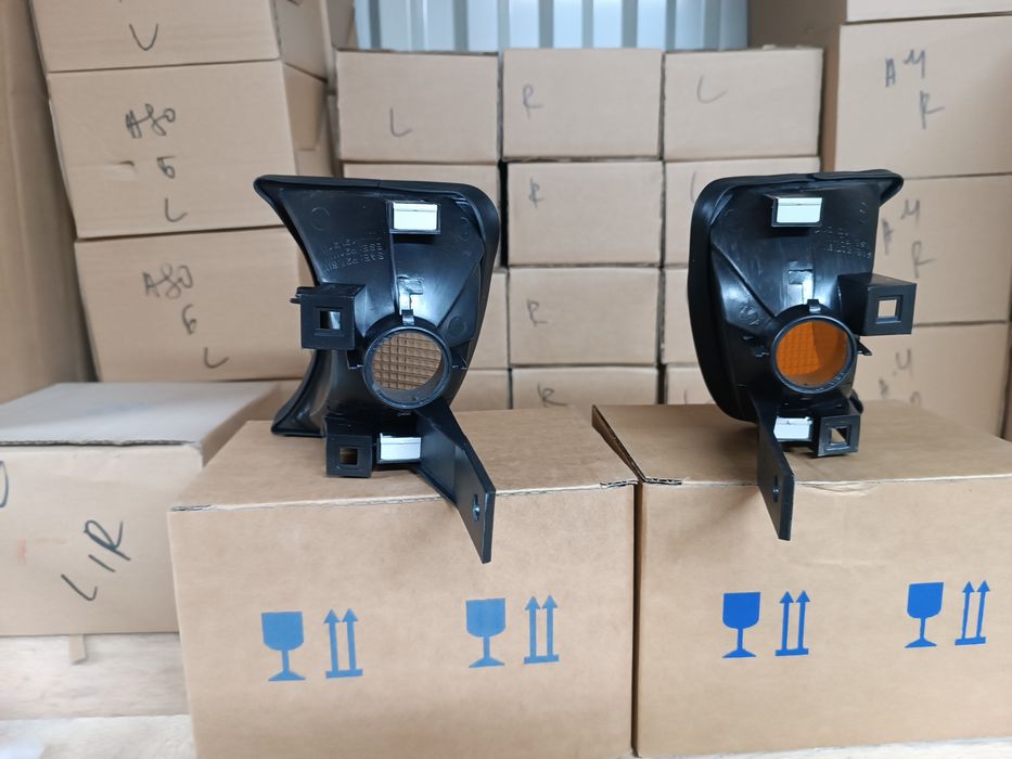 Продаю поворотники на БМВ Е34 /BMW E34