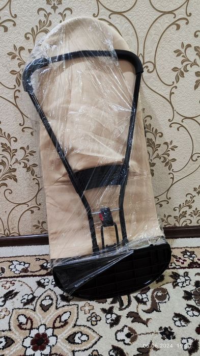 Продается шезлонг новый