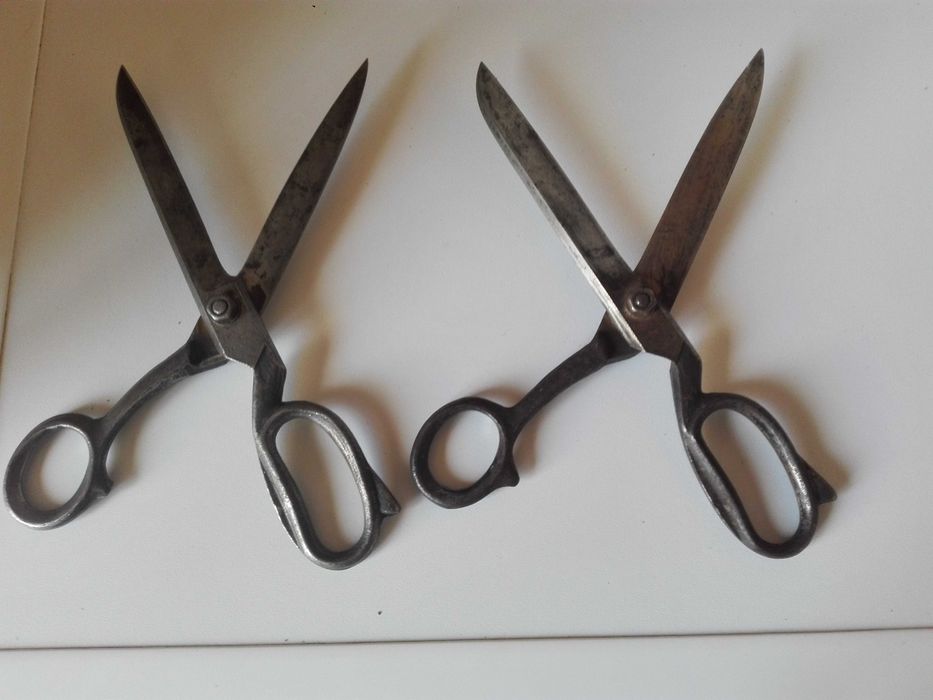 За вашата механа - съдове,свещник,свредла,ножици,чепкало за вълна.