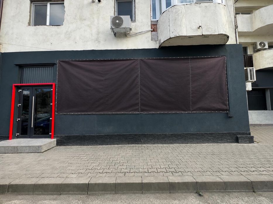 Spatiu comercial de vanzare/de inchiriat in centrul Localitatii Fetesti