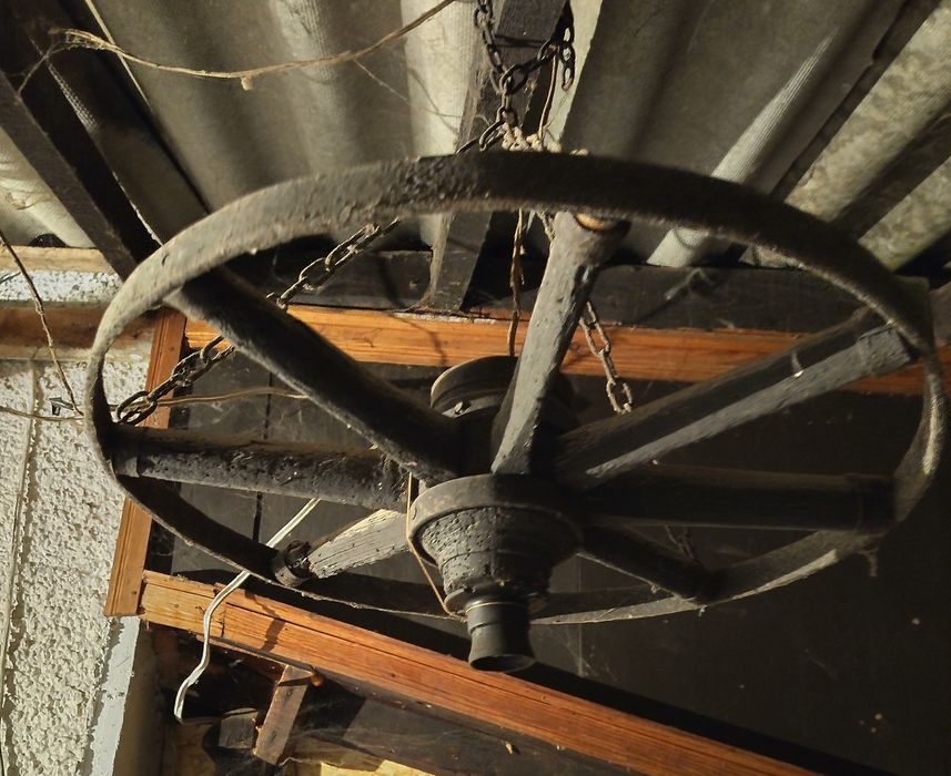 Продавам две колела от каруцаа