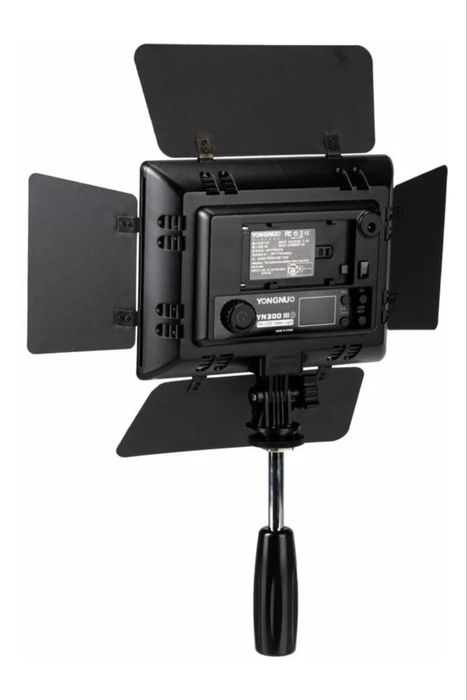 Yongnuo YN-300  осветитель
