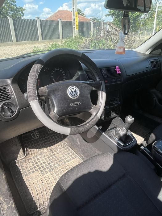 Vând Volkswagen Golf 4, motor 1.4 16V
