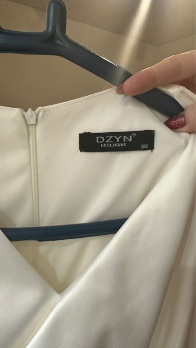 Платье вечерние.