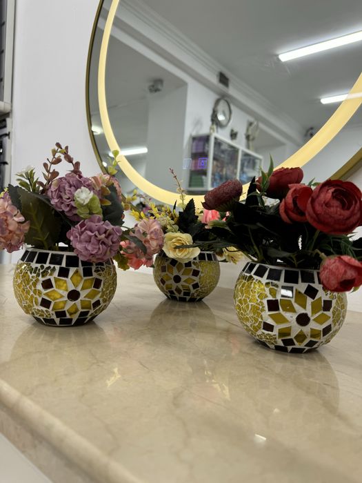 Цветы искусственные с вазы