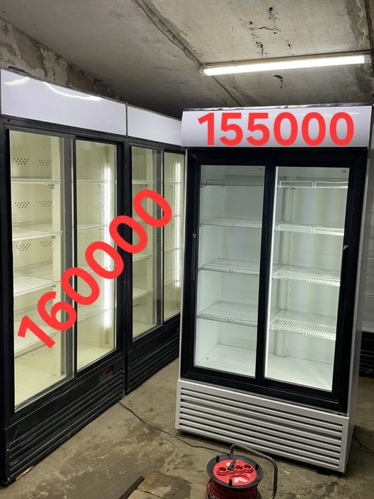 Срочно продам витринный холодильник