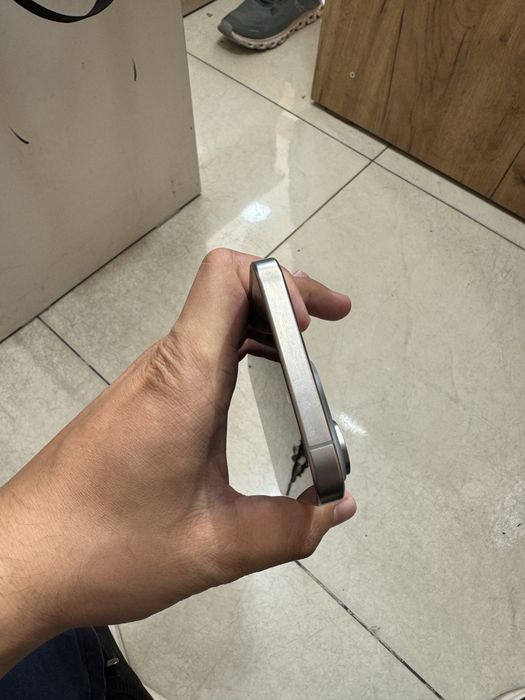 Iphone 15 pro max. SROCHNI SOTILADI