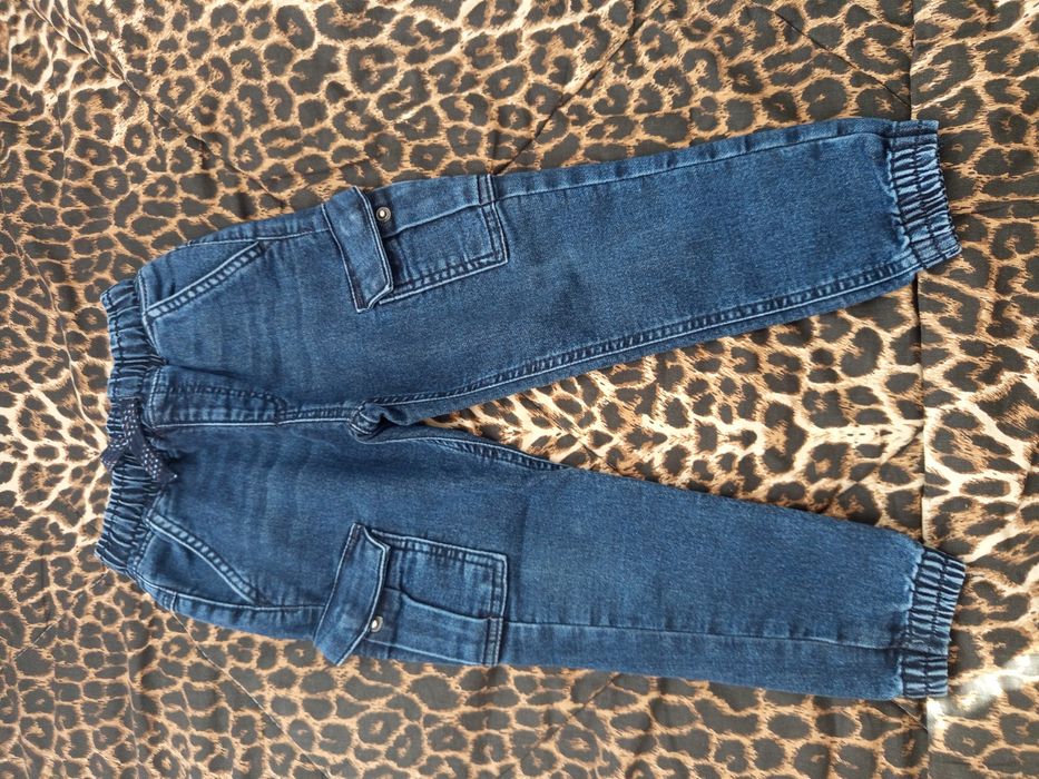 Дънки Reserved и Панталон Н&M- размер 110 см.