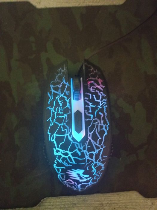 Продавам 2 мишки