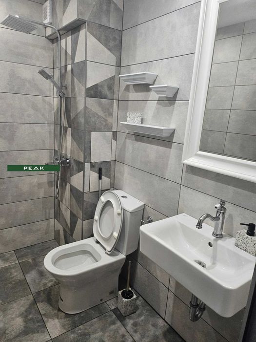 Дава се под наем Тристаен апартамент в София, Дианабад - 105 кв.м за 450 € - Снимка #2