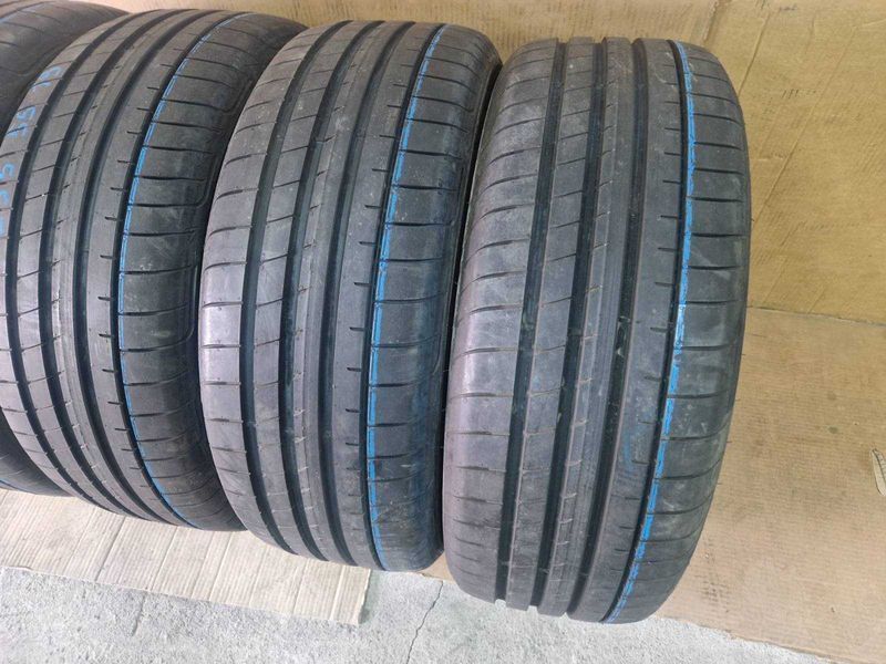 4 Goodyear R19 235/55
летни гуми DOT1817