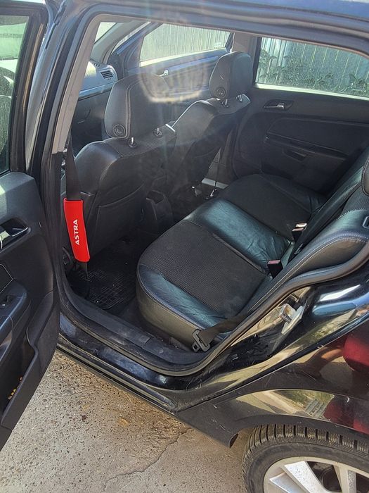 Dezmembrez Opel Asta h 1.7