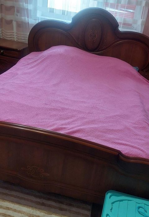 Продам спальный гарнитур