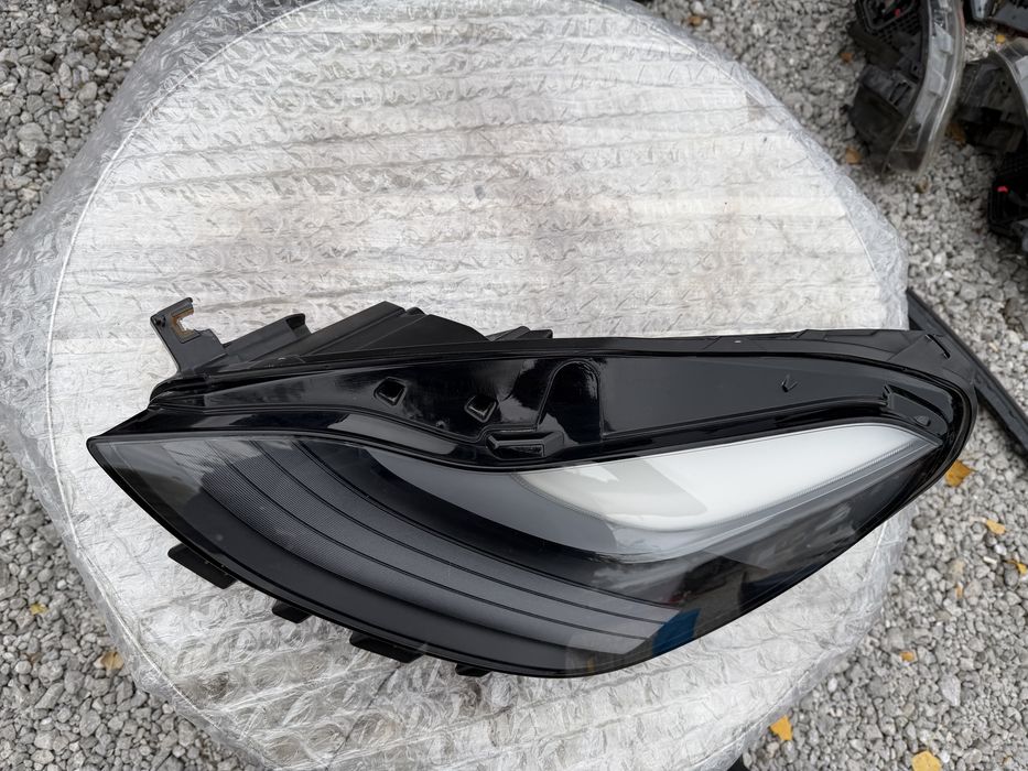 Фар Tesla Model 3/Model Y Matrix 2021 год.-
