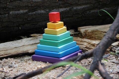 Деревянные игрушки пирамидки